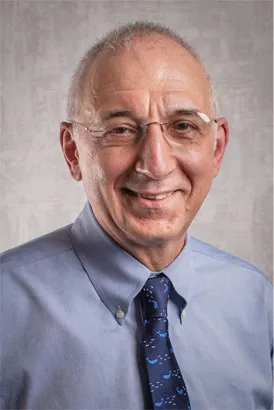 Dr Robert Csillag